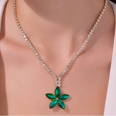 Green floral shaped chain
