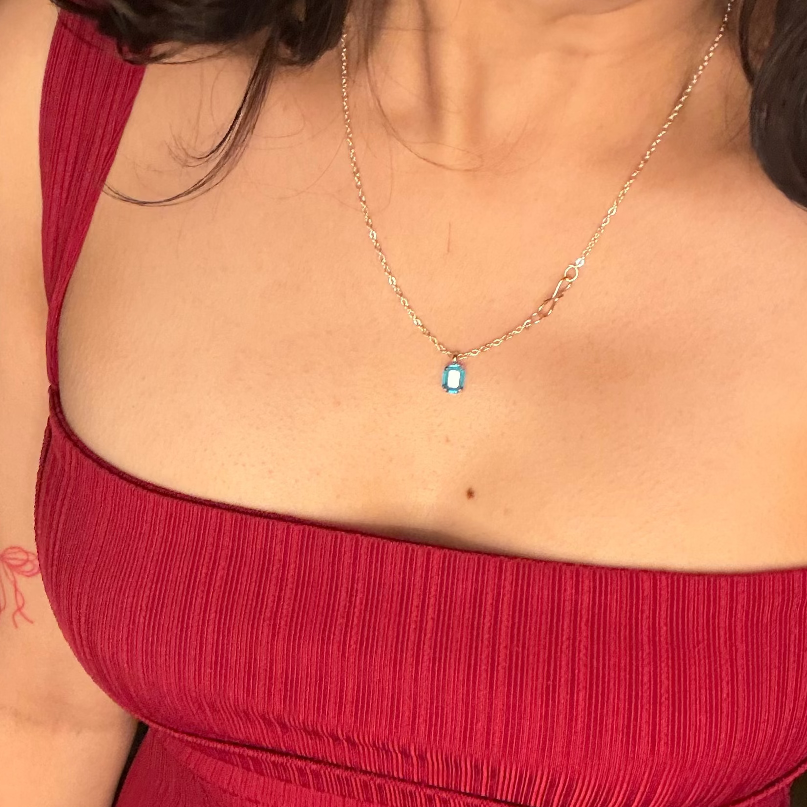 Blue pendant chain